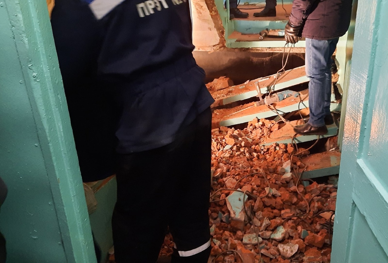 В Нижневартовске следователи проводят проверку по факту обрушения ...