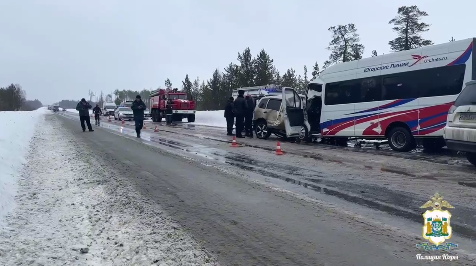 В ДТП на трассе Сургут-Когалым пострадали 13 человек