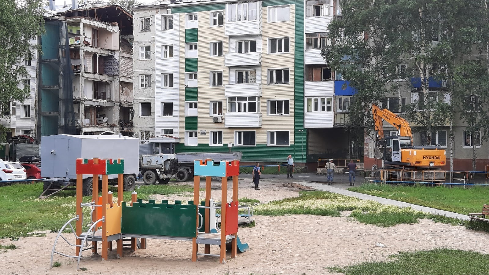 В Нижневартовске в доме 6-А по улице Мира начались работы по переносу ...