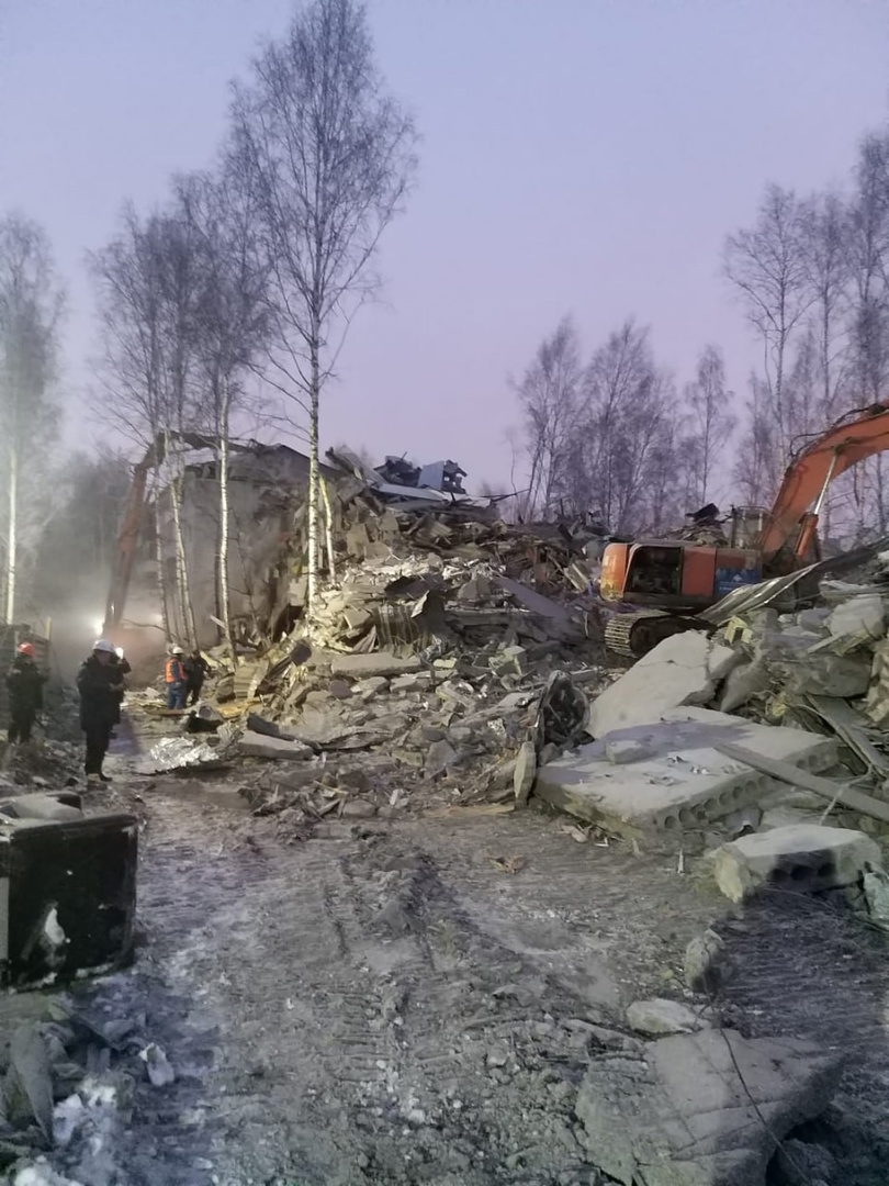 В Нижневартовске снесли пострадавший от взрыва дом | 02.12.2023 |  Нижневартовск - БезФормата