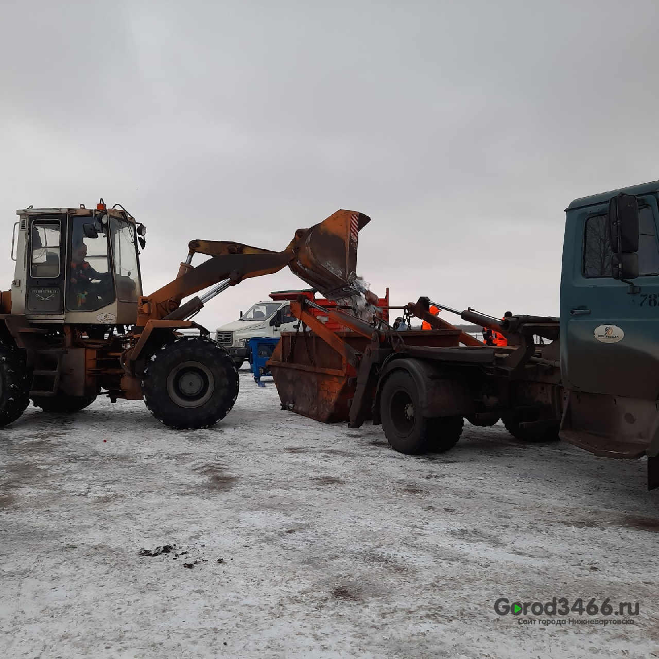 Уборка новых общественных пространств Нижневартовска находится на особом  контроле главы Дмитрия Кощенко | 09.11.2022 | Нижневартовск - БезФормата