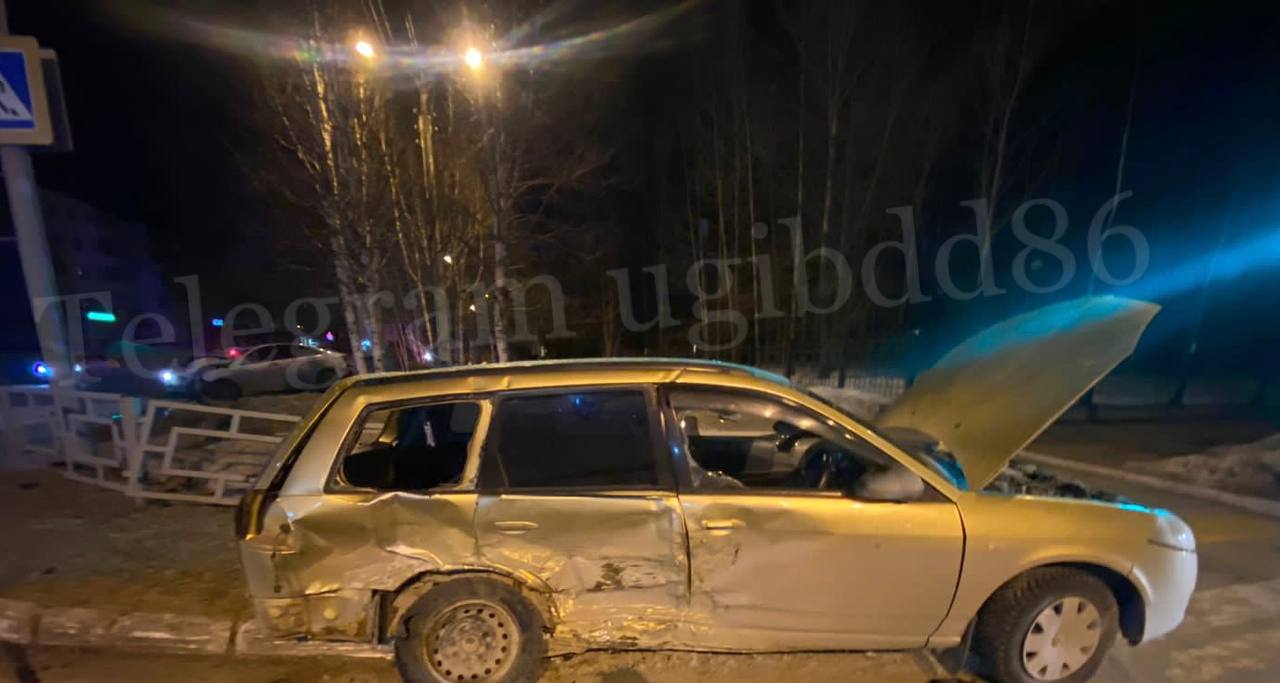 В Нижневартовске водитель устроил ДТП с четырьмя пострадавшими | 05.04.2023  | Нижневартовск - БезФормата