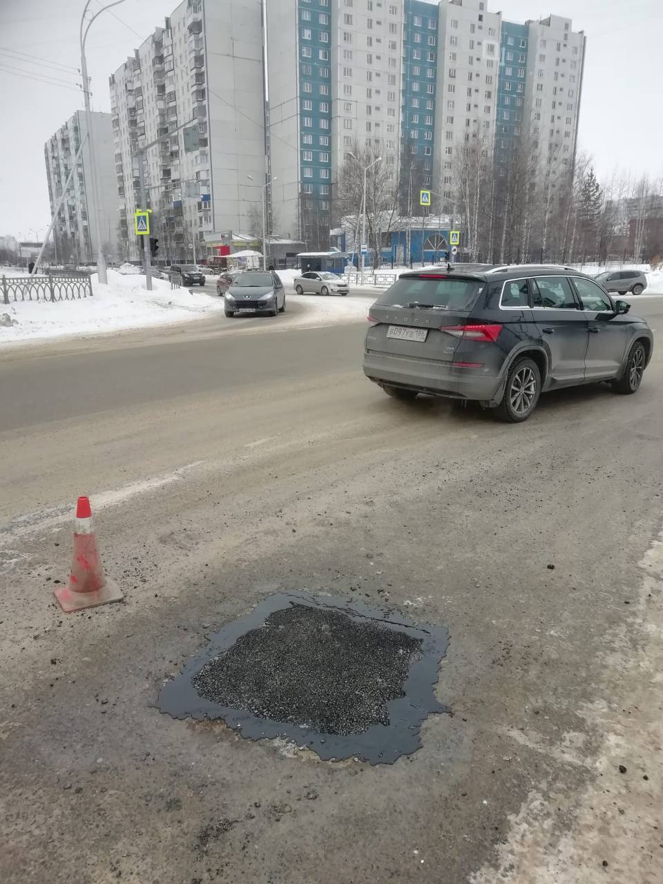 В Нижневартовске начался ямочный ремонт дорог | 20.04.2023 | Нижневартовск  - БезФормата