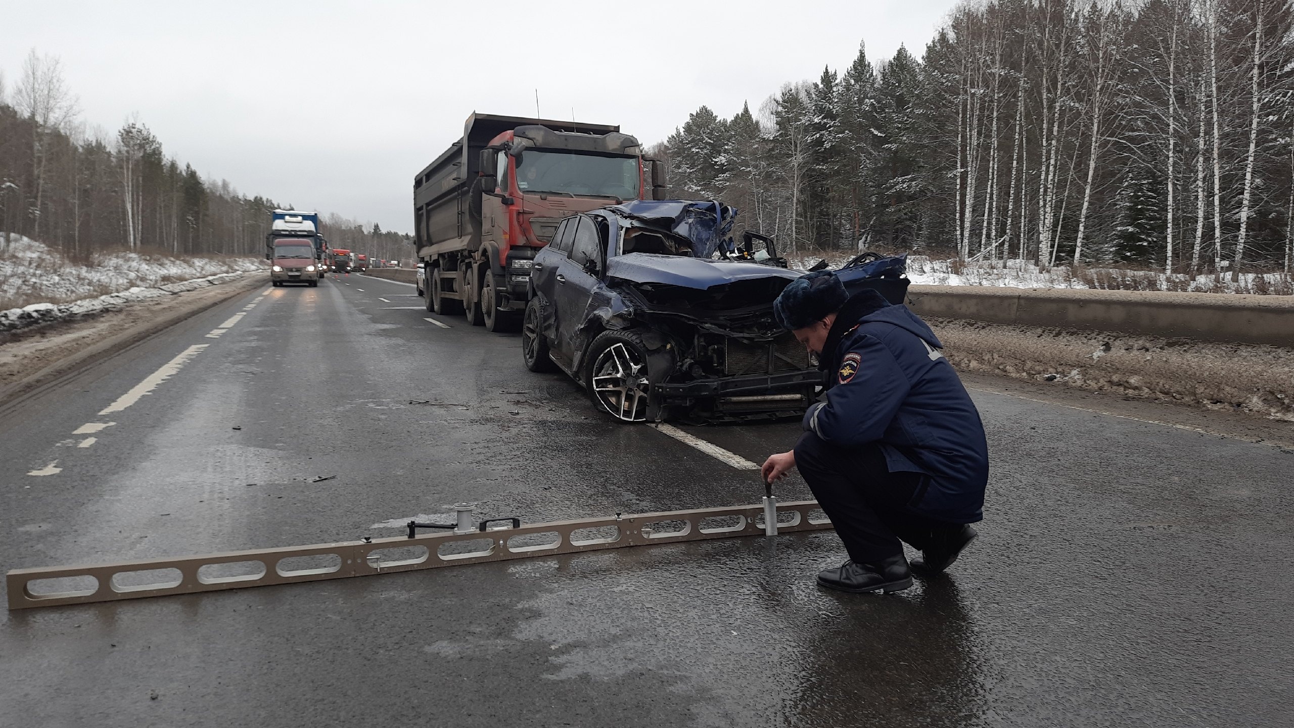 Семья из Нижневартовска попала в серьезное ДТП на Урале | 03.11.2023 |  Нижневартовск - БезФормата