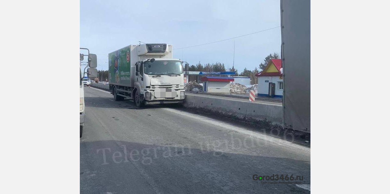 В Югре водитель грузовика спровоцировал массовое ДТП с пострадавшими |  21.04.2023 | Нижневартовск - БезФормата