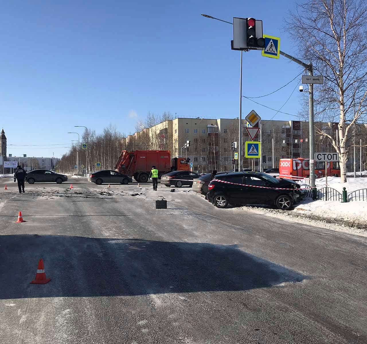 В массовом ДТП в Сургуте погибла женщина