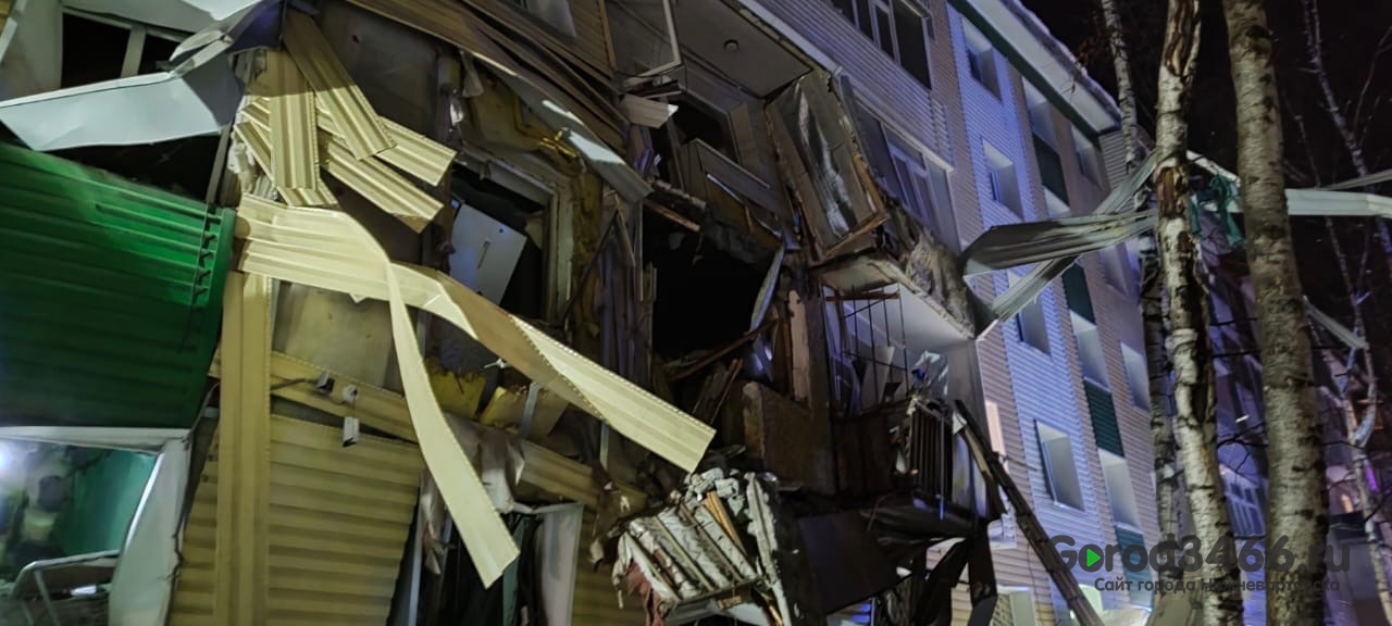 По предварительной информации при взрыве в жилом доме в Нижневартовске  погиб один человек